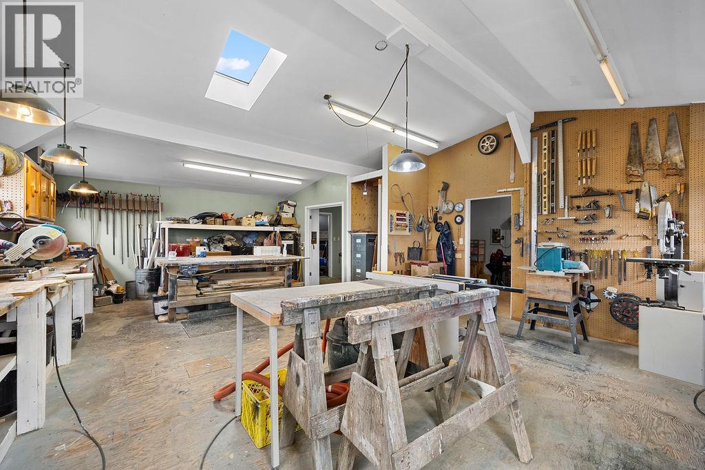 184 Pleasant Valley Cross Road, Spallumcheen