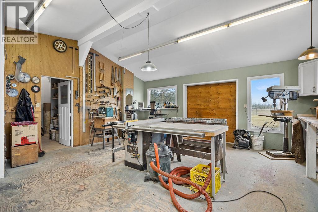 184 Pleasant Valley Cross Road, Spallumcheen