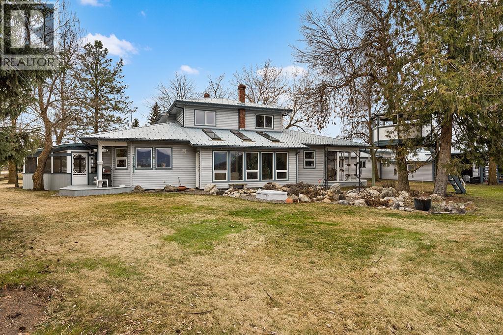 184 Pleasant Valley Cross Road, Spallumcheen