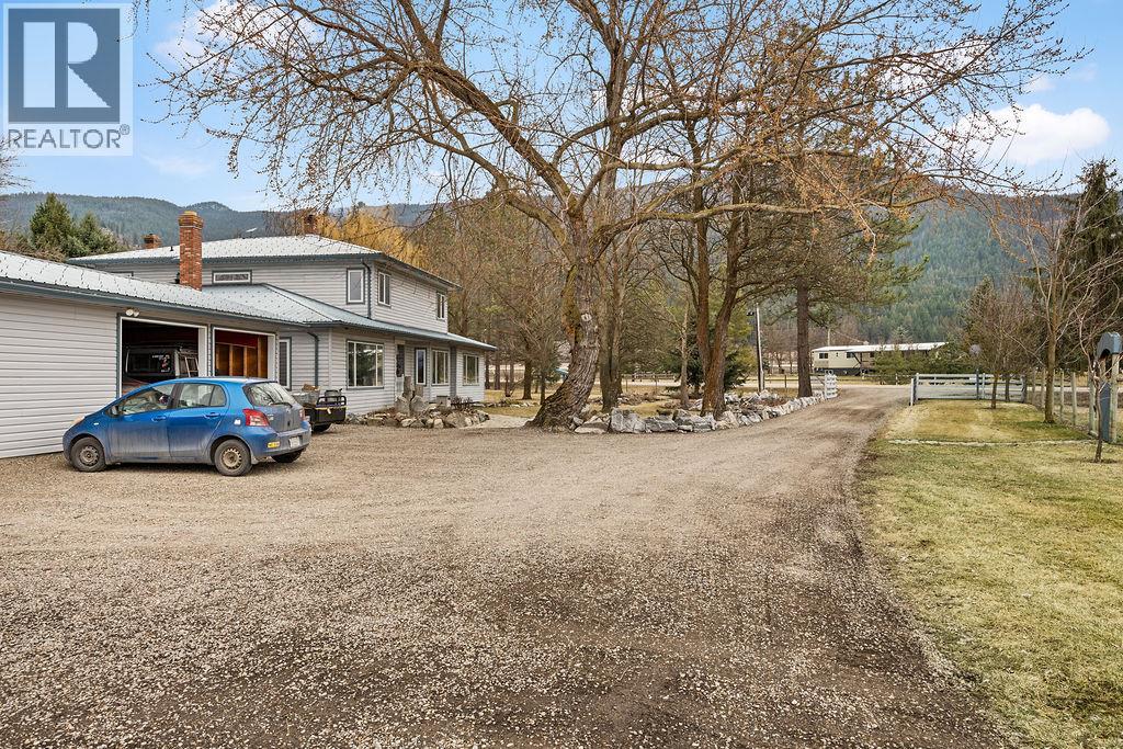 184 Pleasant Valley Cross Road, Spallumcheen