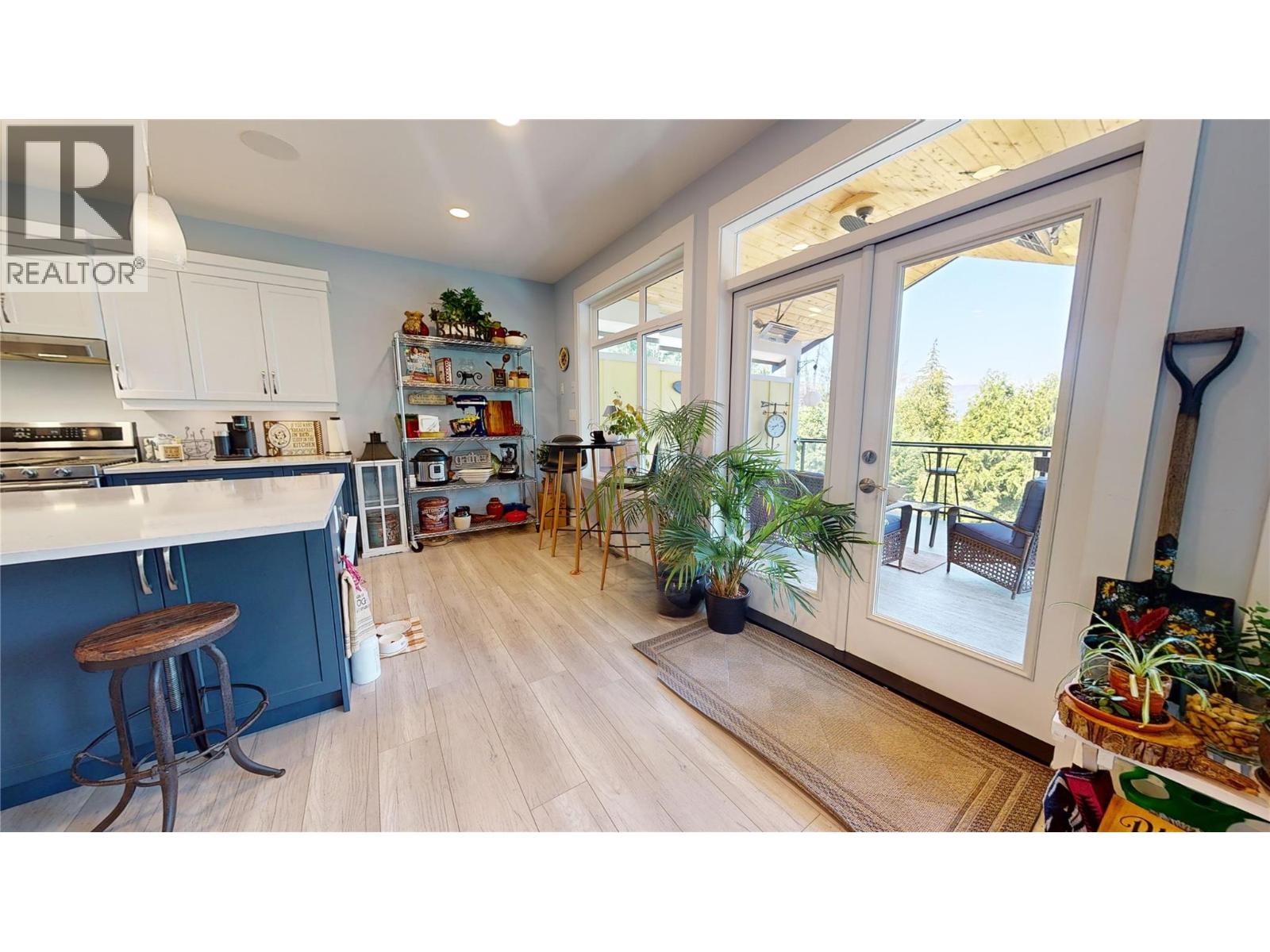 2526 Waverly Drive, Blind Bay