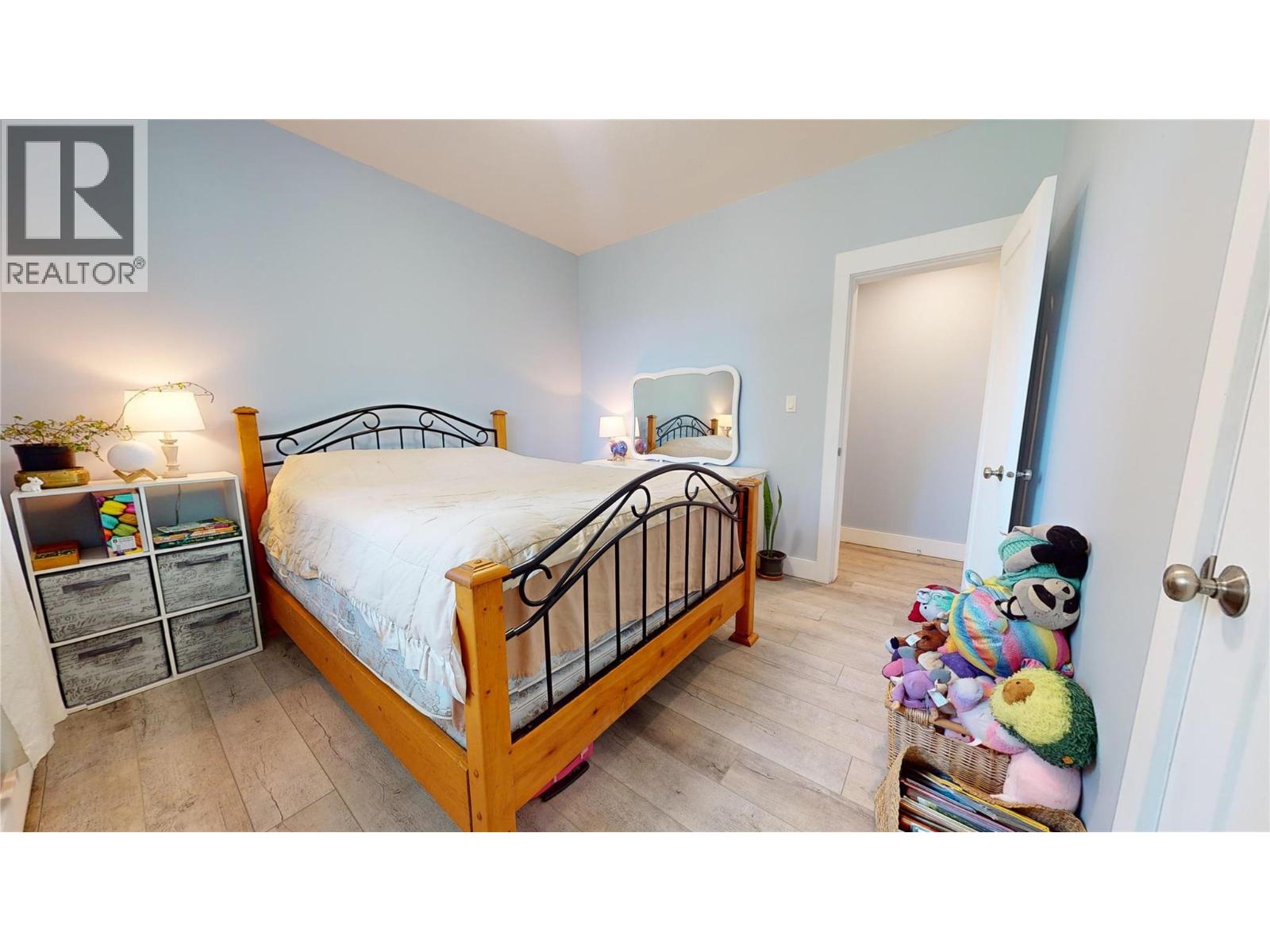 2526 Waverly Drive, Blind Bay