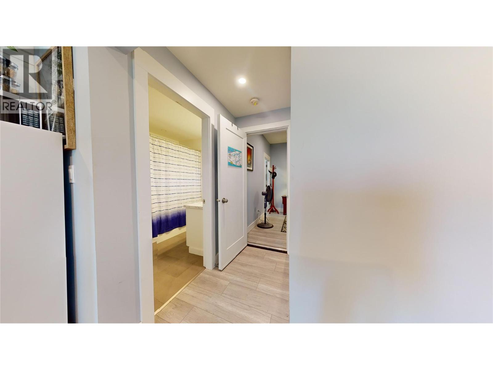 2526 Waverly Drive, Blind Bay