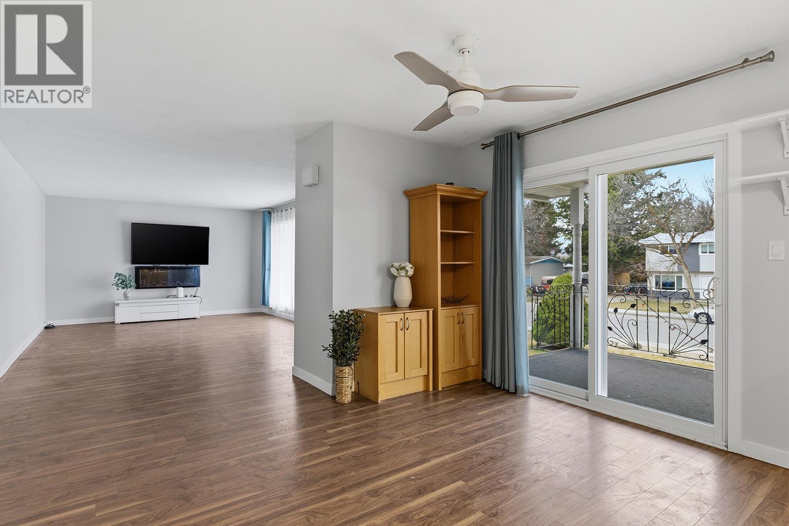 217 Holbrook Road W - 19
