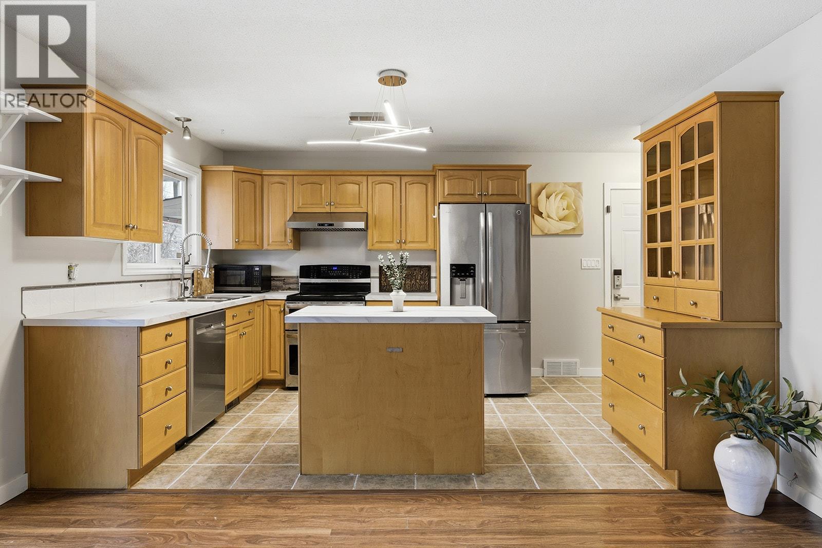 217 Holbrook Road W - 16