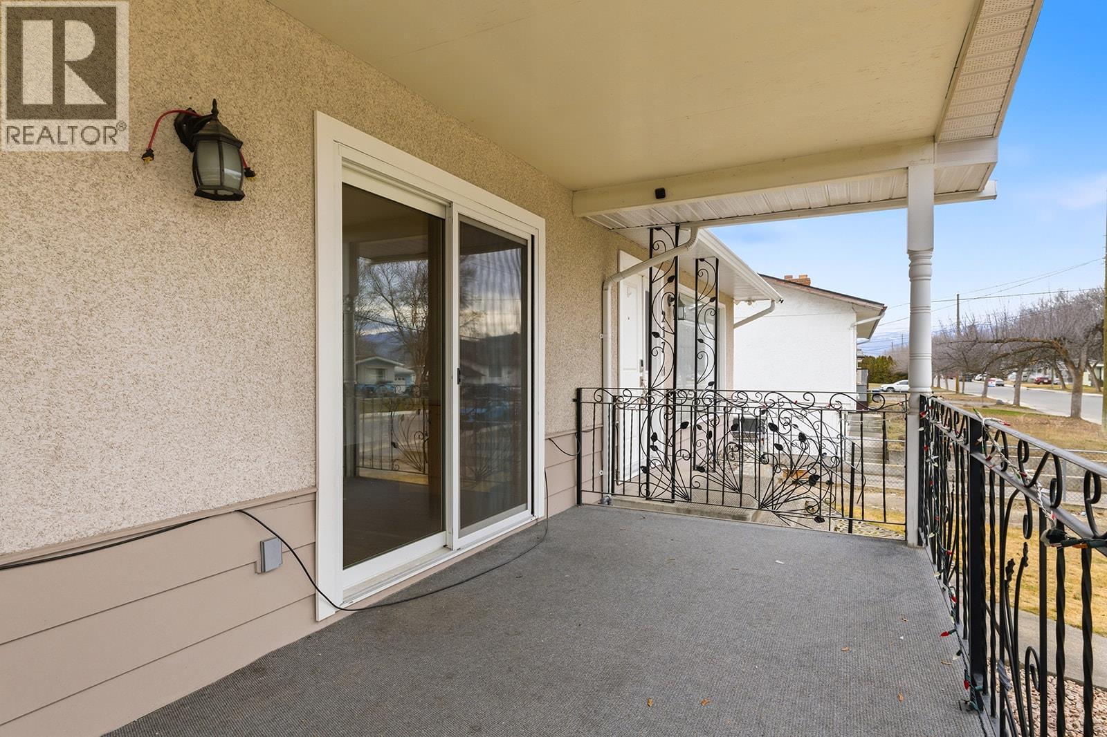 217 Holbrook Road W - 21