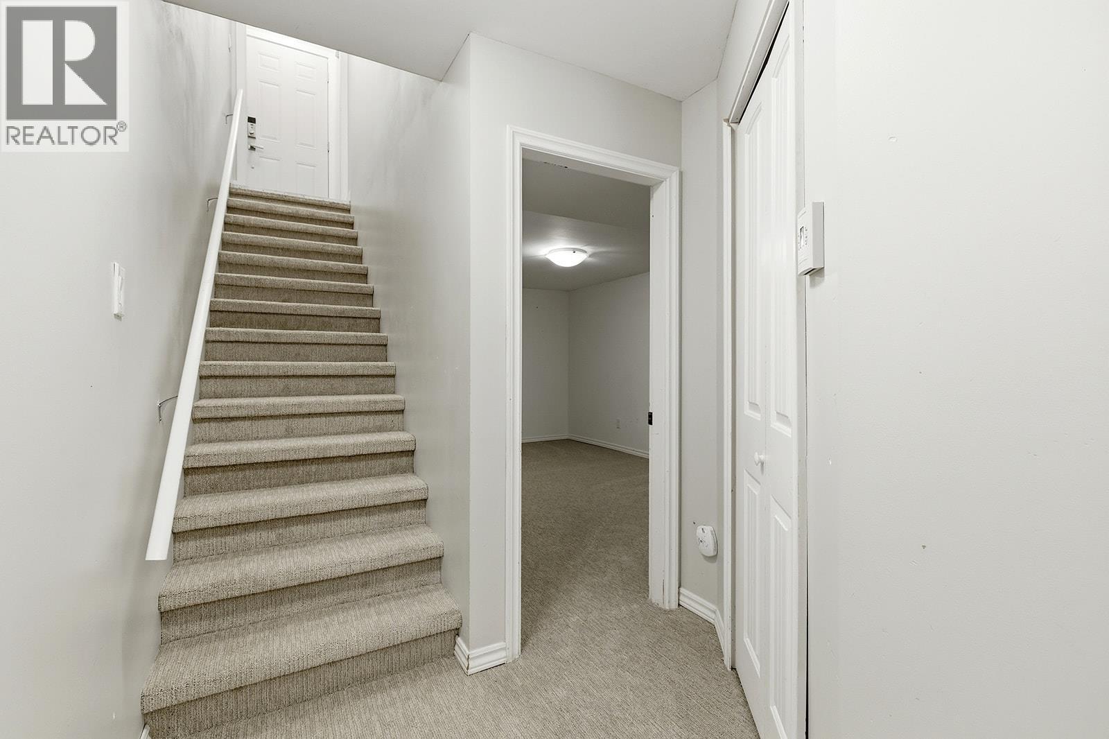 217 Holbrook Road W - 39