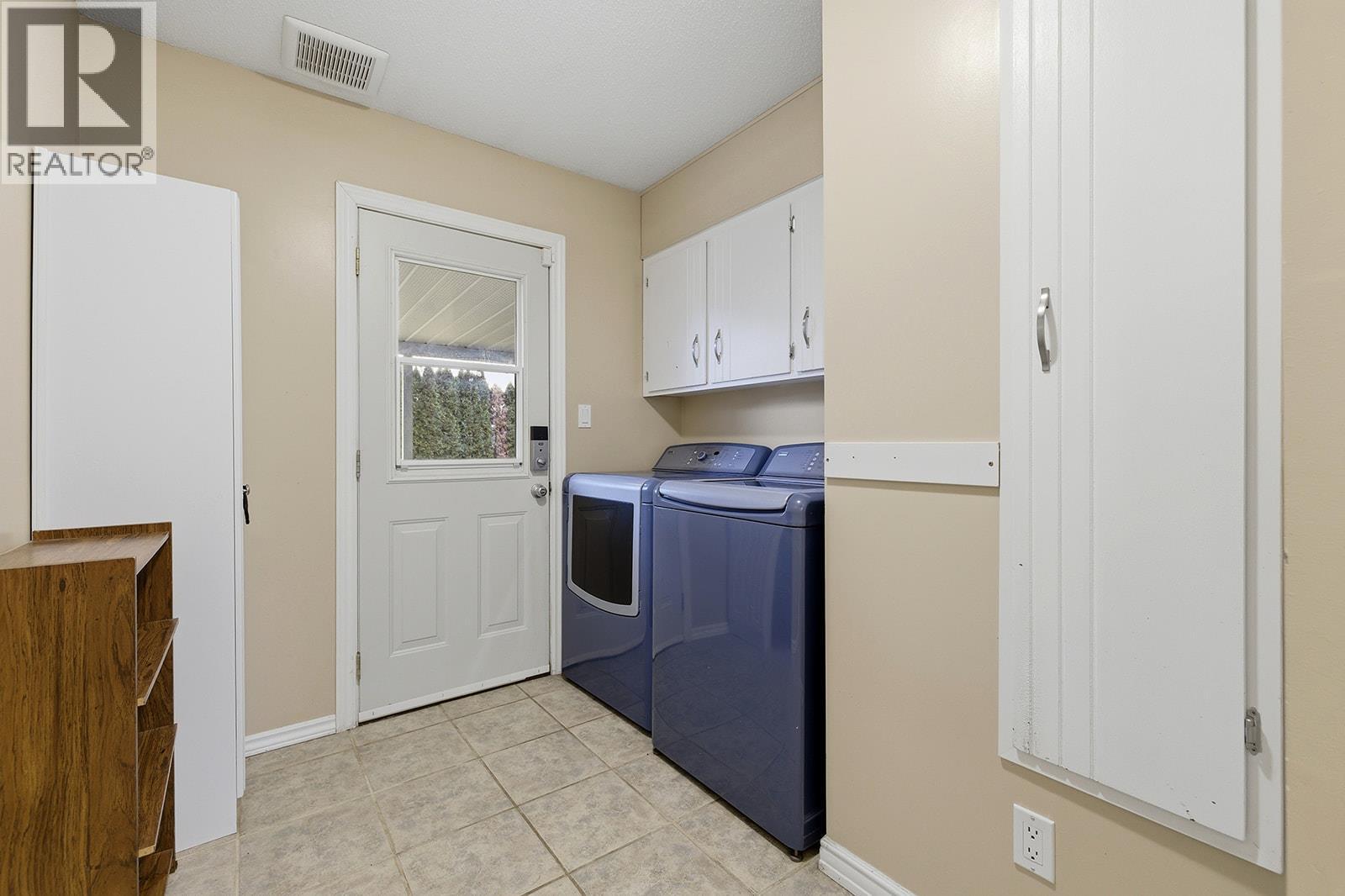 217 Holbrook Road W - 30