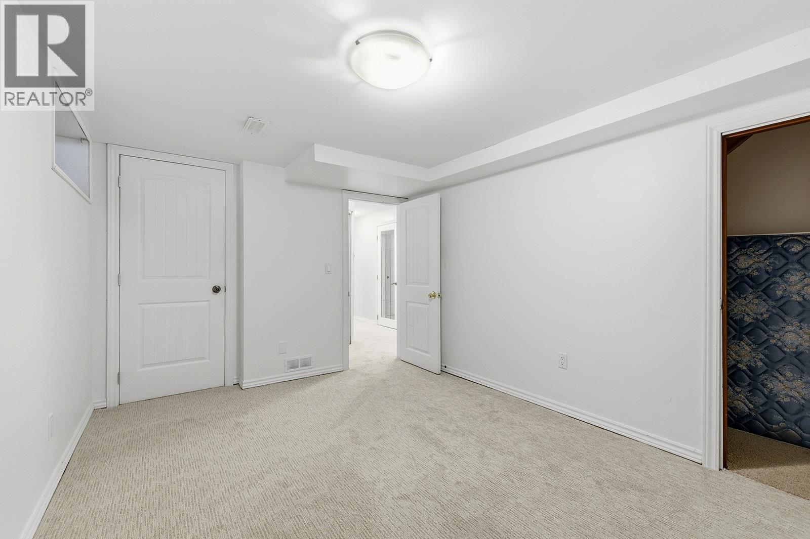 217 Holbrook Road W - 41