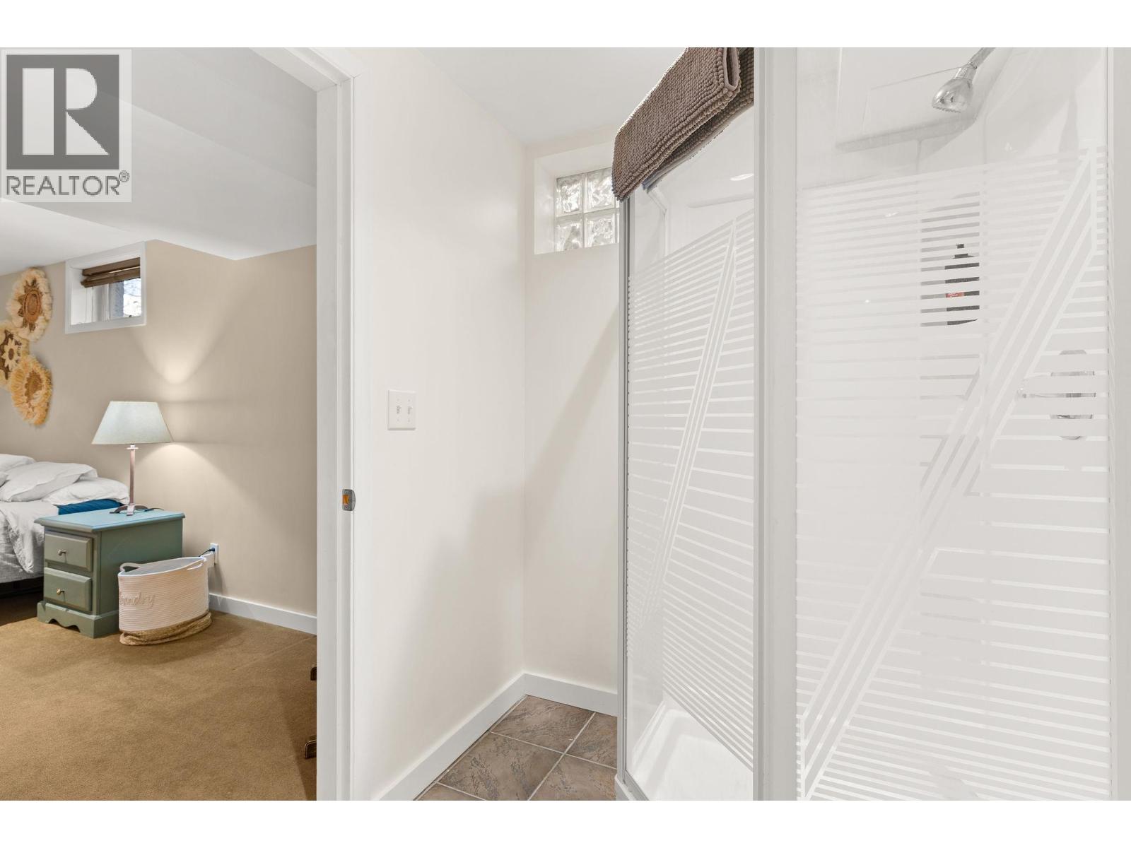 257 VIERS CRESCENT - 26