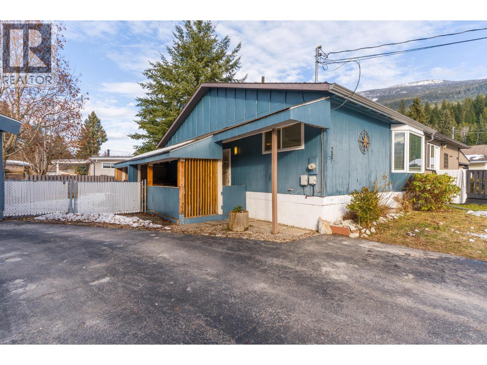 257 VIERS CRESCENT - 6