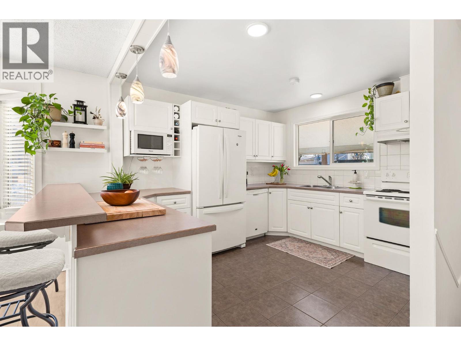 257 VIERS CRESCENT - 12