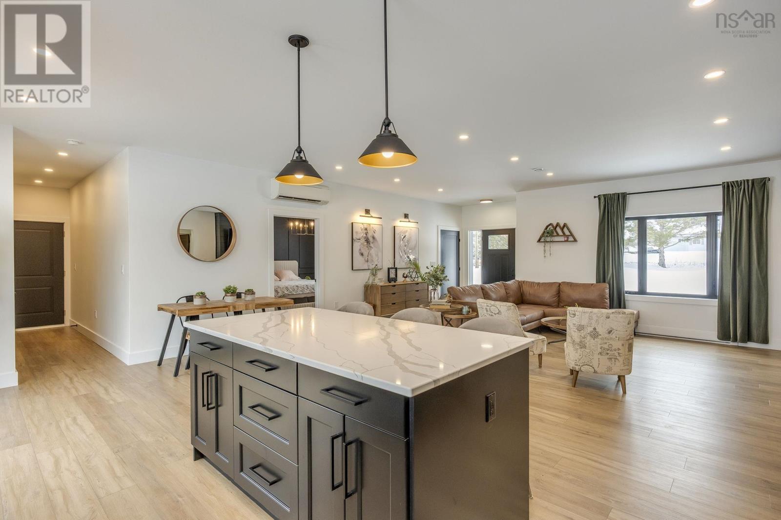 Property 19 of 42 of 573 236 Highway