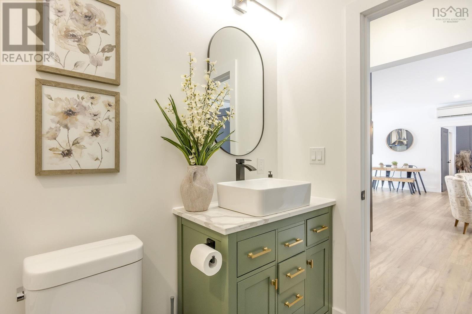 Property 26 of 42 of 573 236 Highway