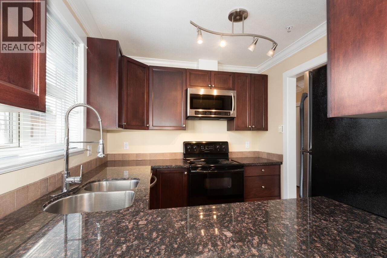 304 152 E 12TH STREET — photo 10
