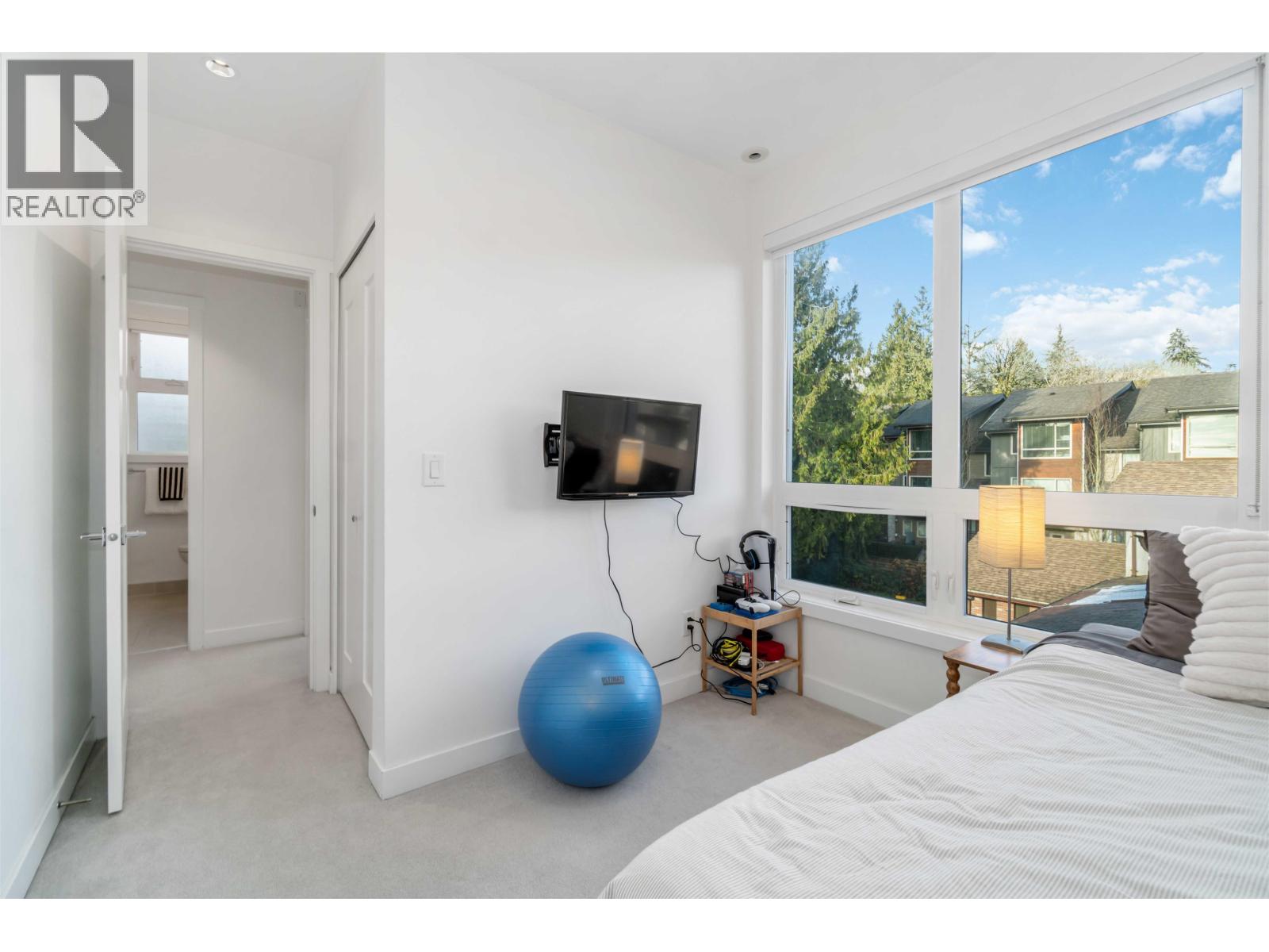 8 856 ORWELL STREET, Vancouver