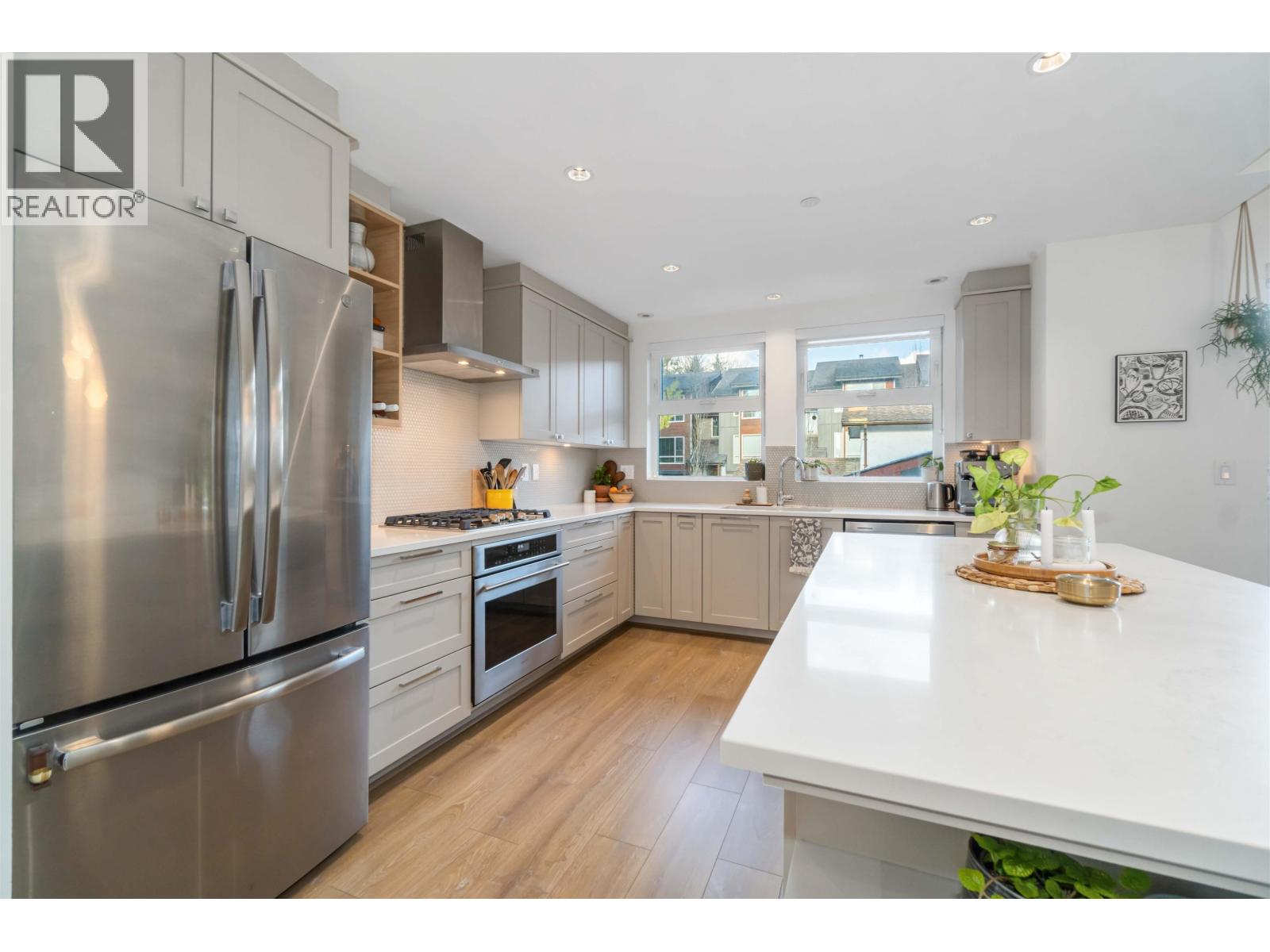 8 856 ORWELL STREET, Vancouver