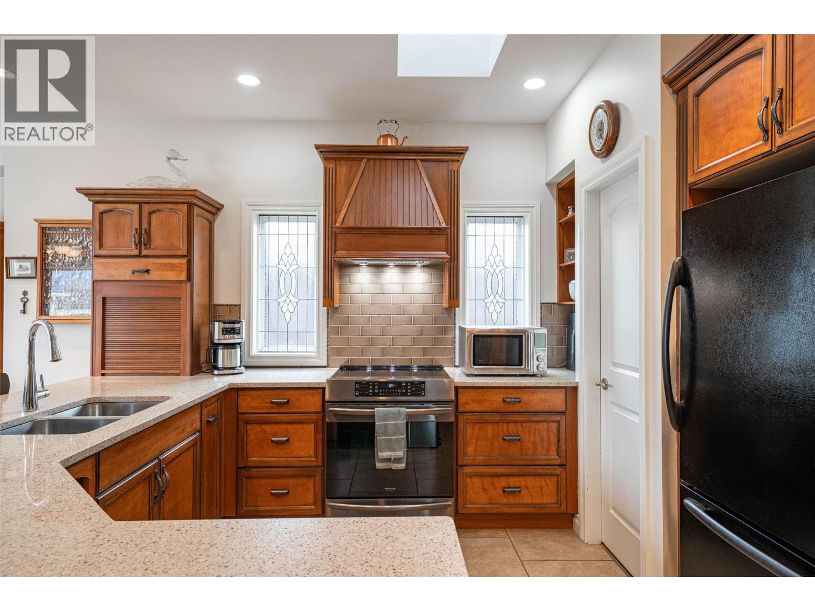 6905 MOUNTAINVIEW Drive, Oliver