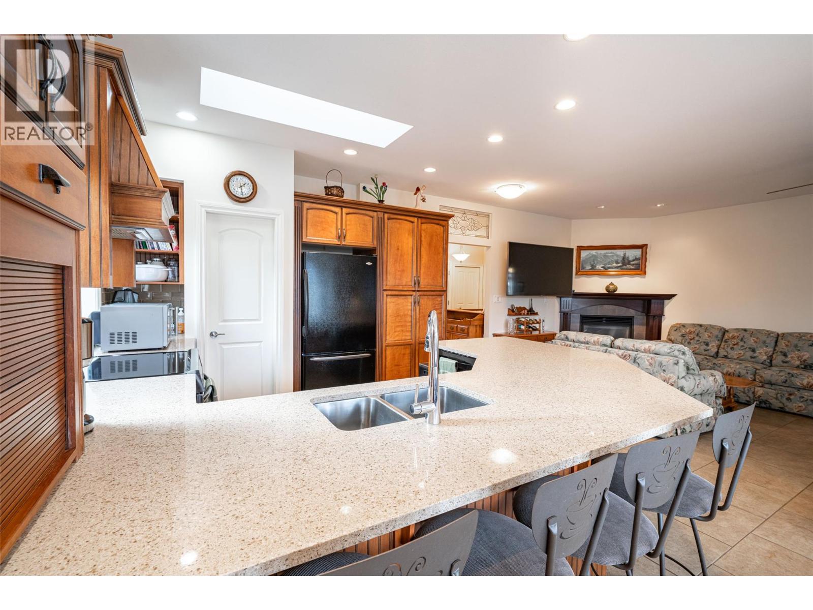 6905 MOUNTAINVIEW Drive, Oliver