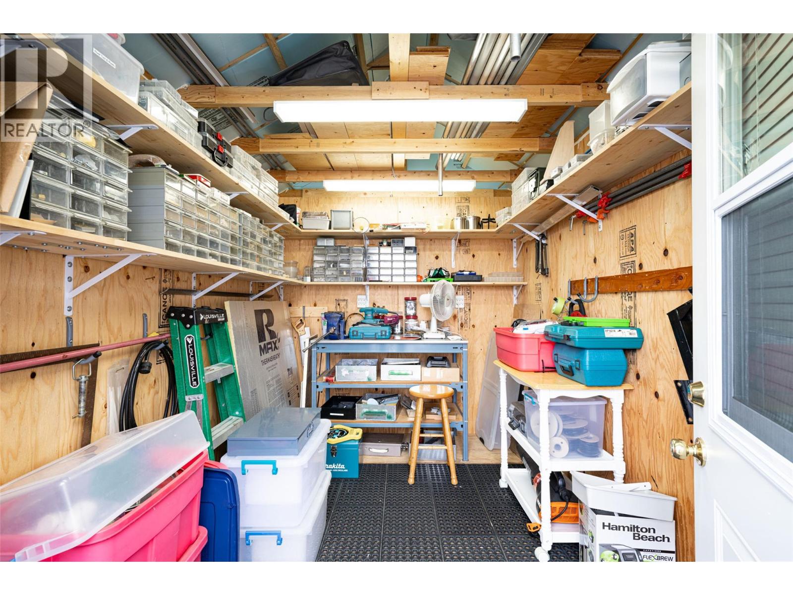 6905 MOUNTAINVIEW Drive, Oliver