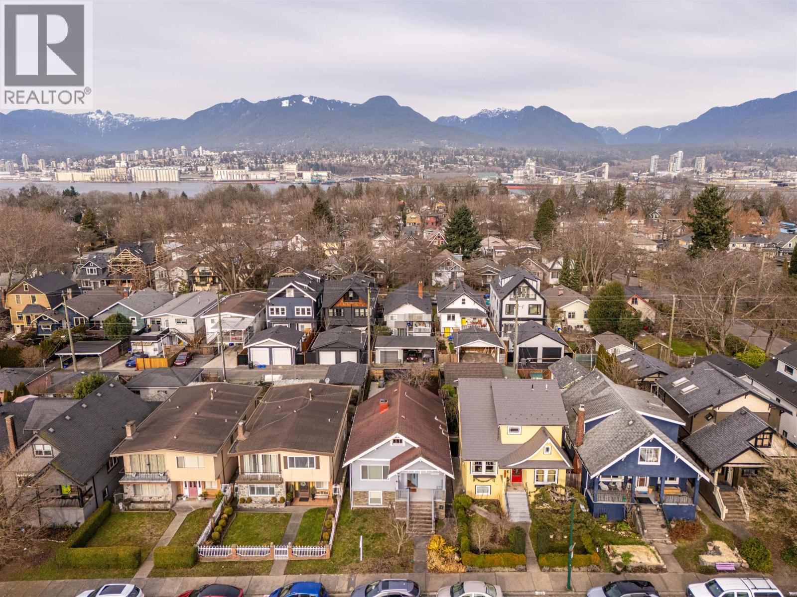 2675 DUNDAS STREET, Vancouver