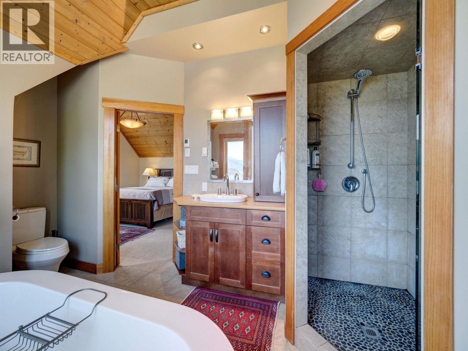 6373 N GALE AVENUE, Sechelt