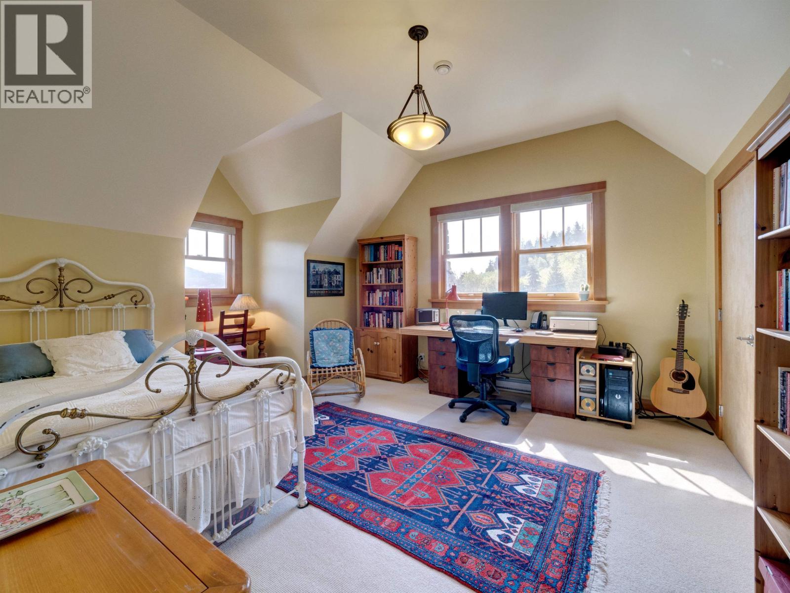 6373 N GALE AVENUE, Sechelt