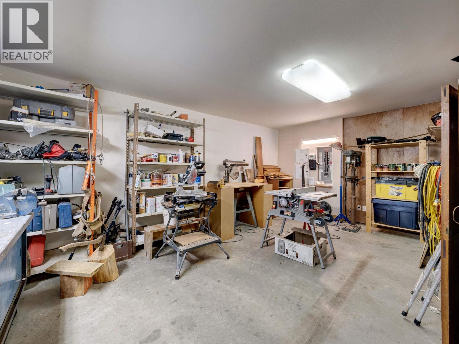 6373 N GALE AVENUE, Sechelt