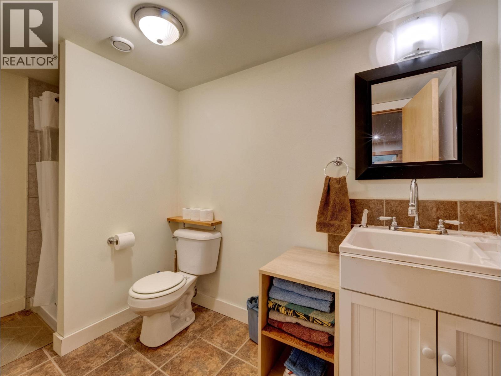 6373 N GALE AVENUE, Sechelt