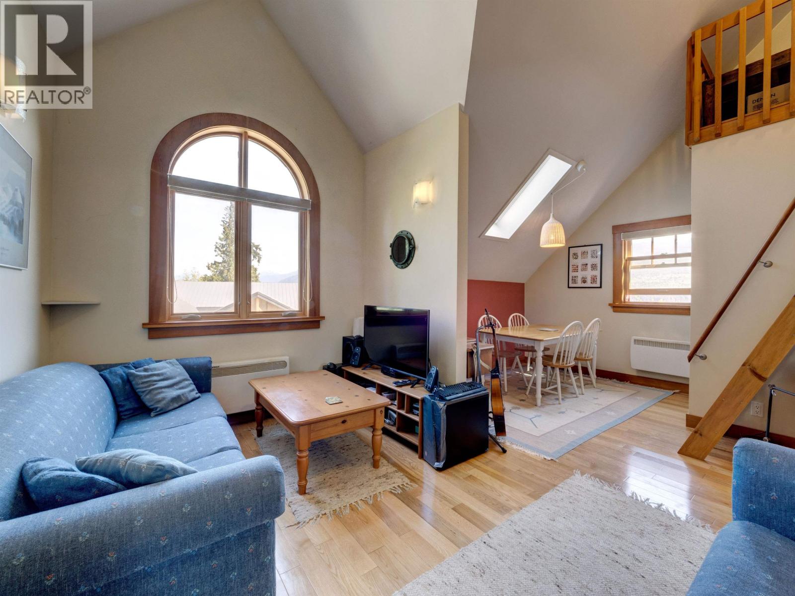 6373 N GALE AVENUE, Sechelt