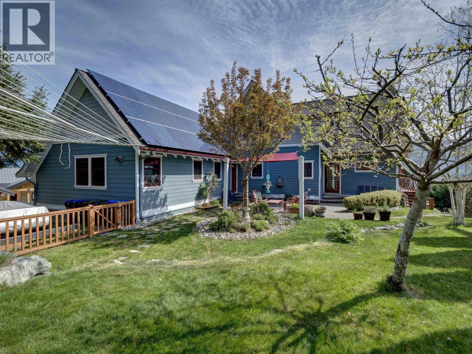 6373 N GALE AVENUE, Sechelt