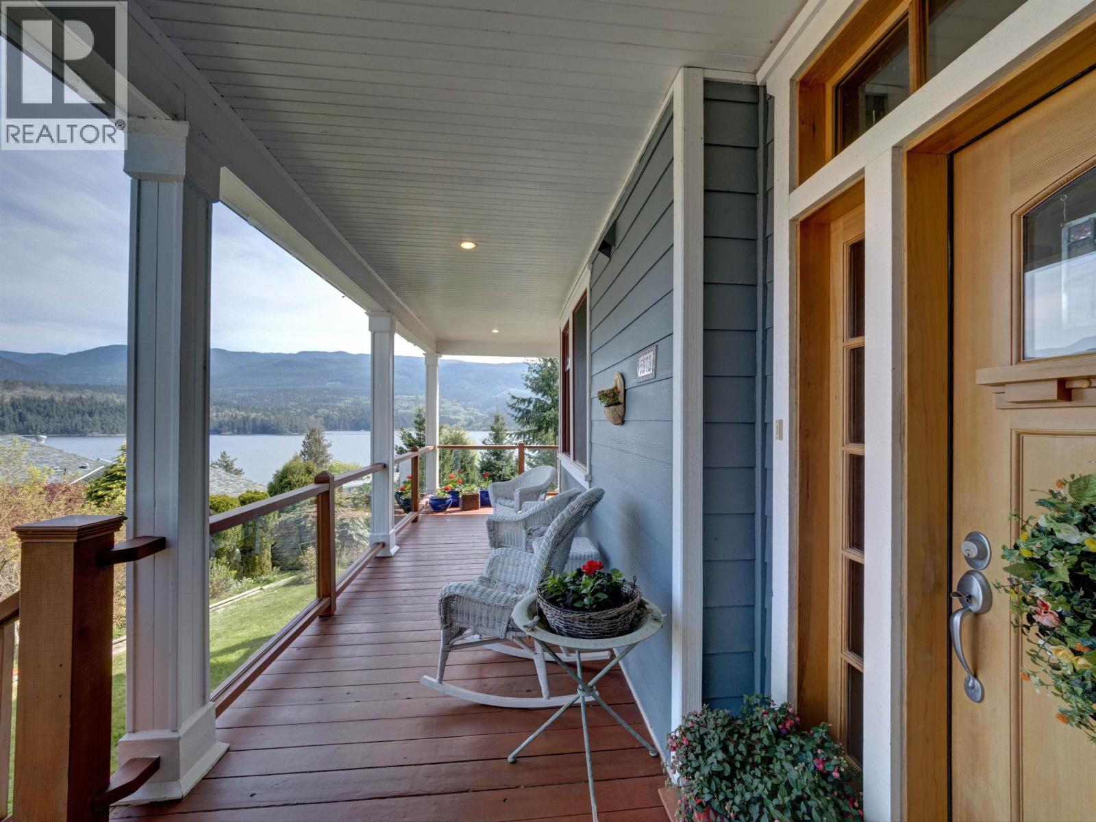 6373 N GALE AVENUE, Sechelt