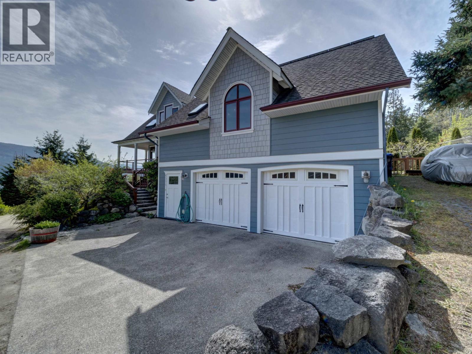 6373 N GALE AVENUE, Sechelt