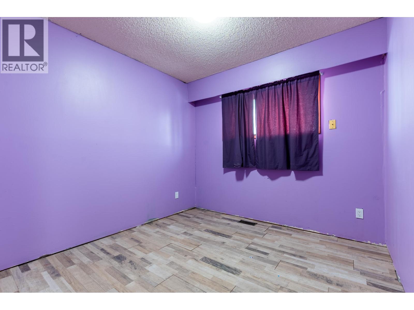 2288 8TH AVENUE - 13