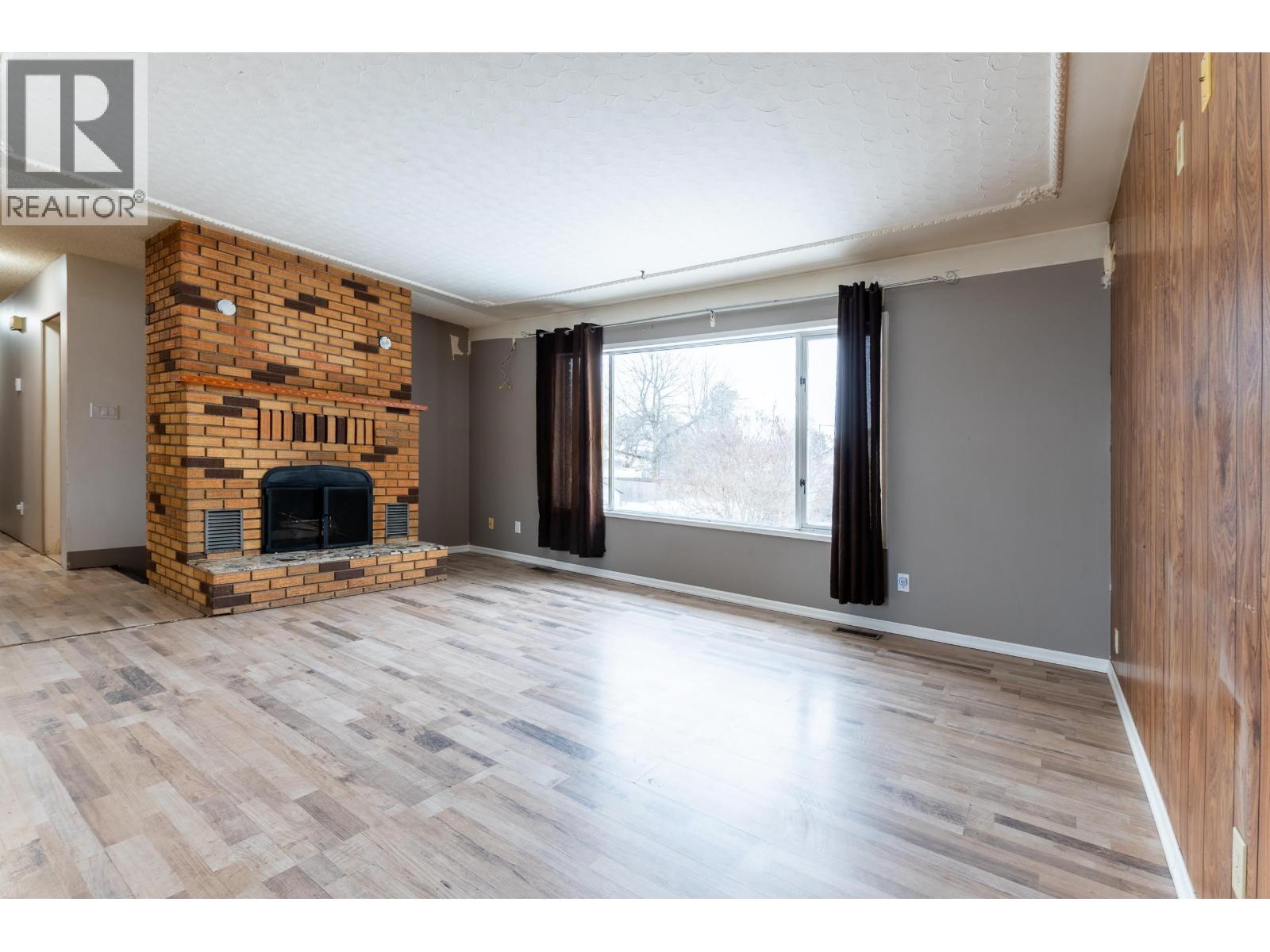 2288 8TH AVENUE - 11