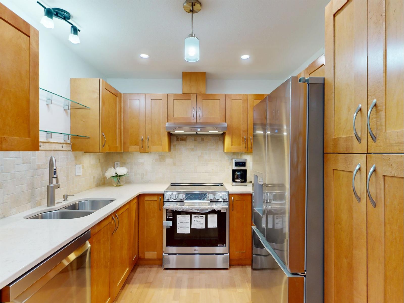 409 15621 MARINE DRIVE, White Rock