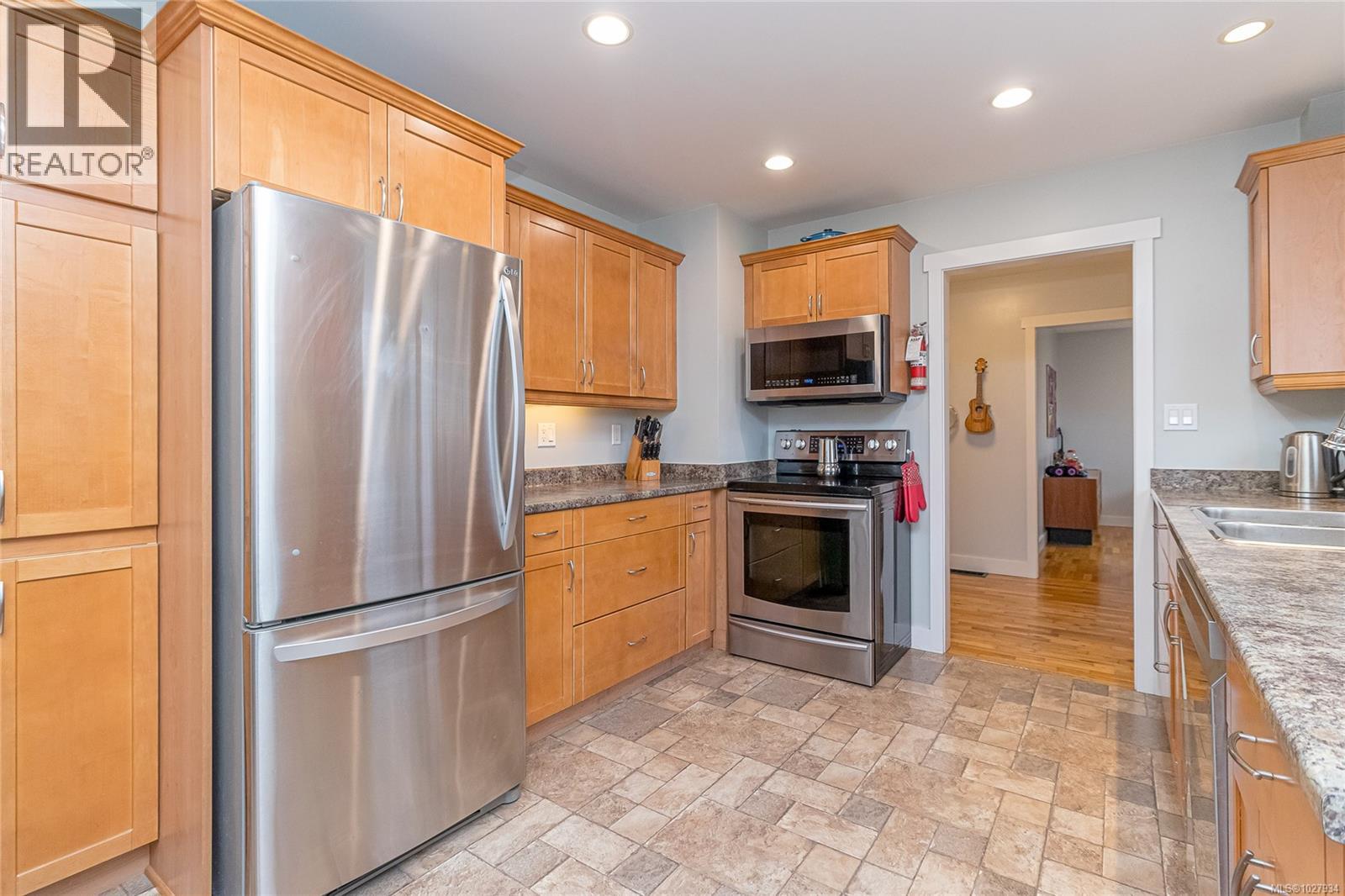 2202 Rosewood Ave, Duncan