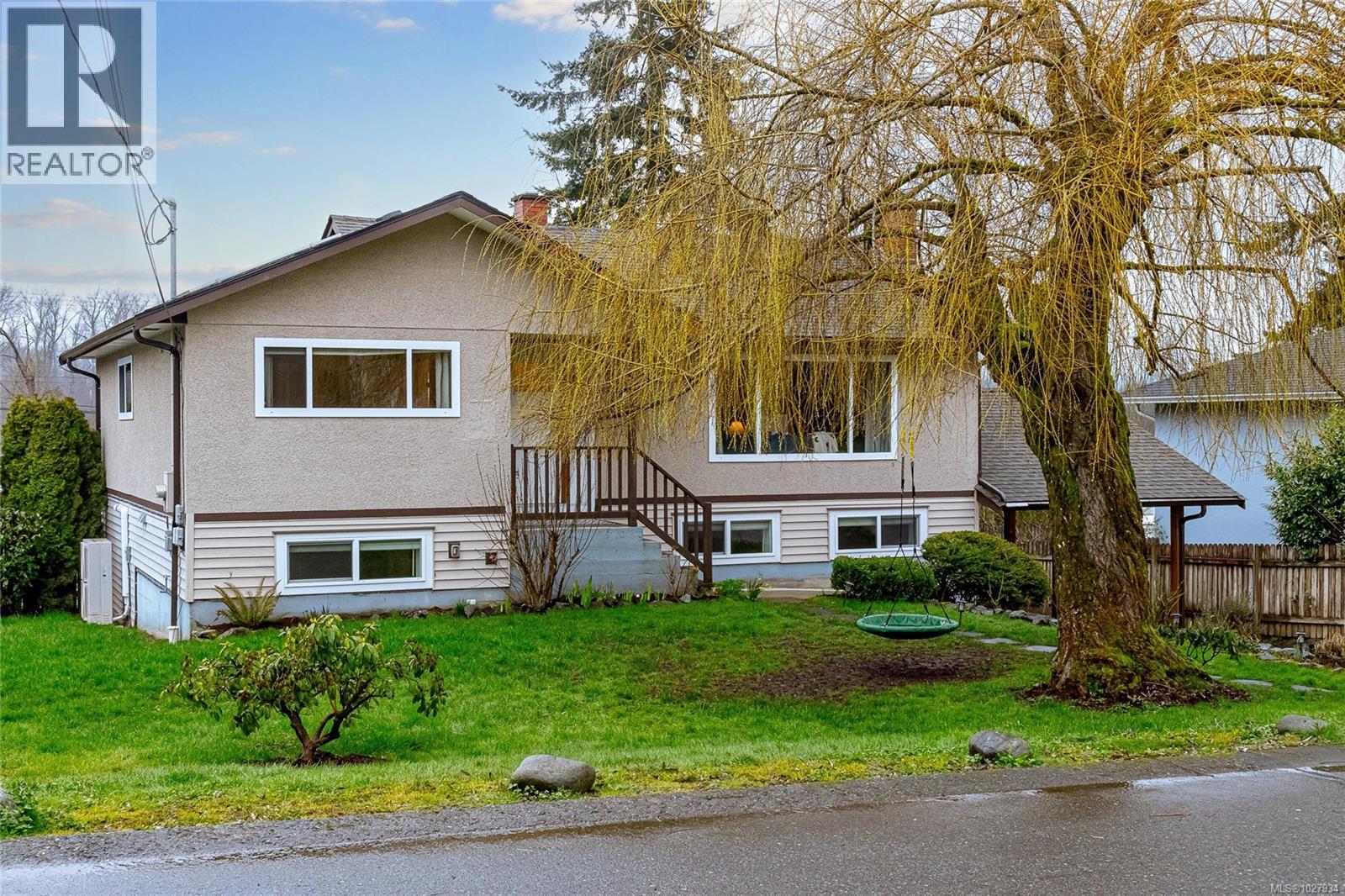 2202 Rosewood Ave, Duncan