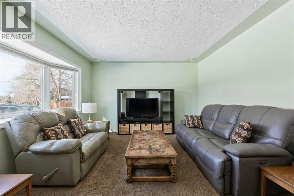 Single Family House Bungalow for Sale in  Sable Drive Southview Calgary 