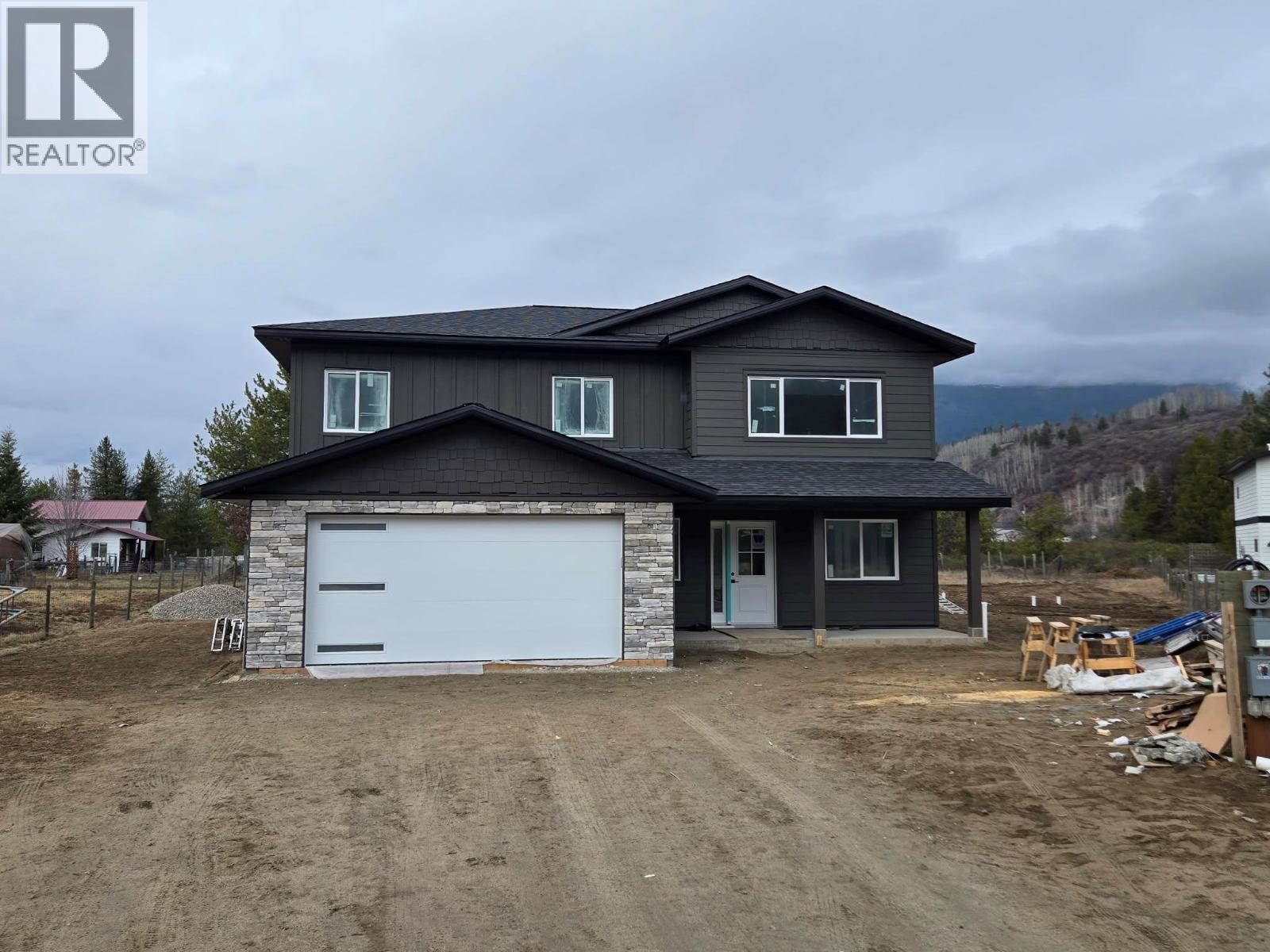 319 ELKVIEW Trail, Castlegar