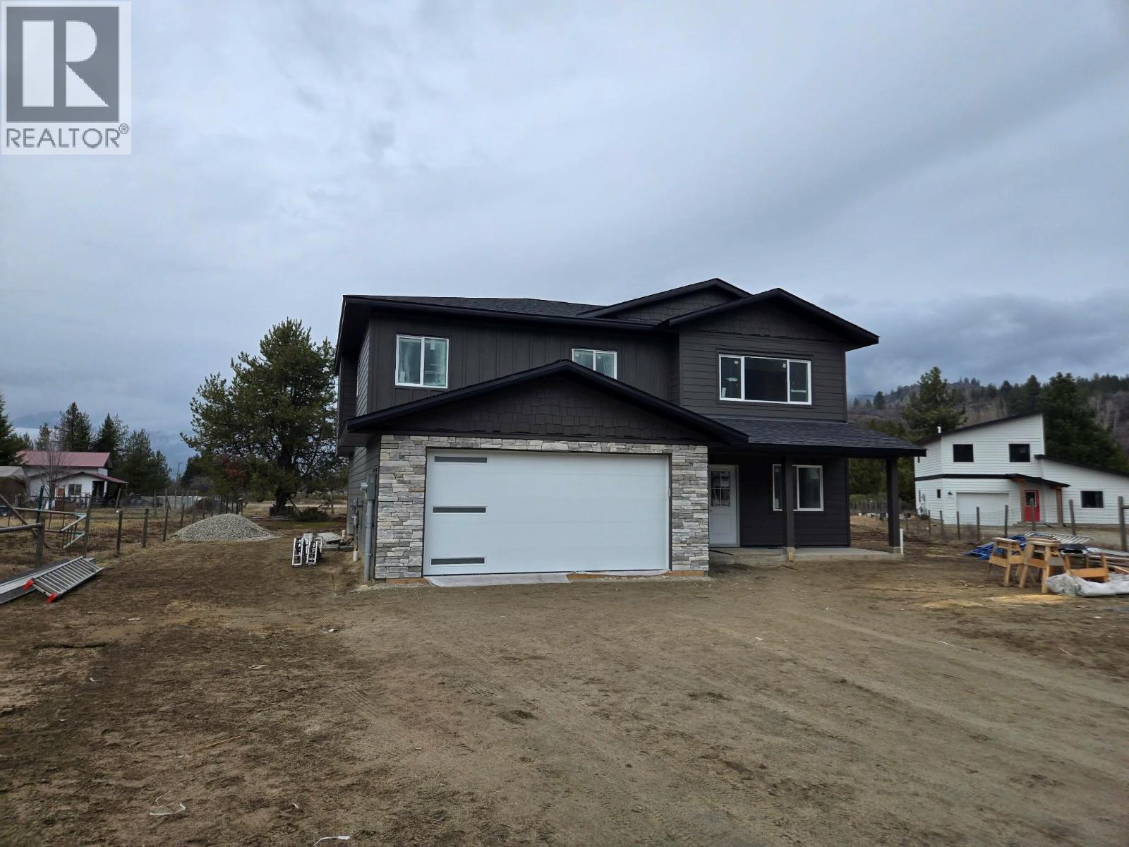 319 ELKVIEW Trail, Castlegar