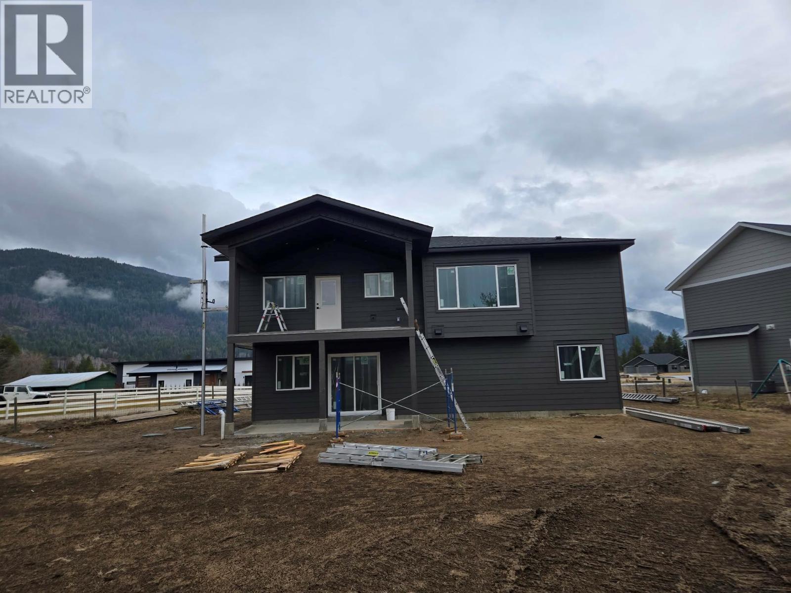 319 ELKVIEW Trail, Castlegar