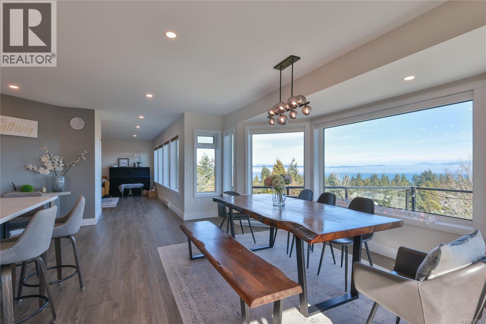  972 Seapearl Place, Saanich