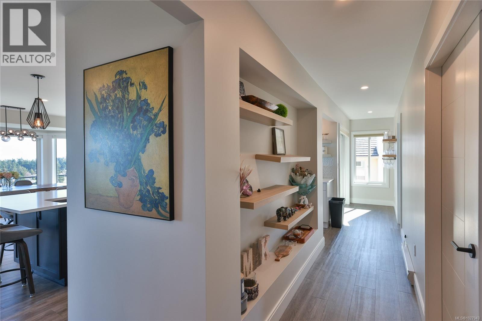  972 Seapearl Place, Saanich