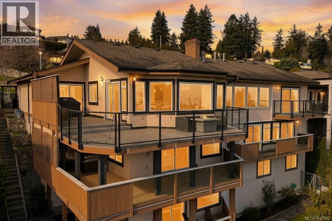  972 Seapearl Place, Saanich