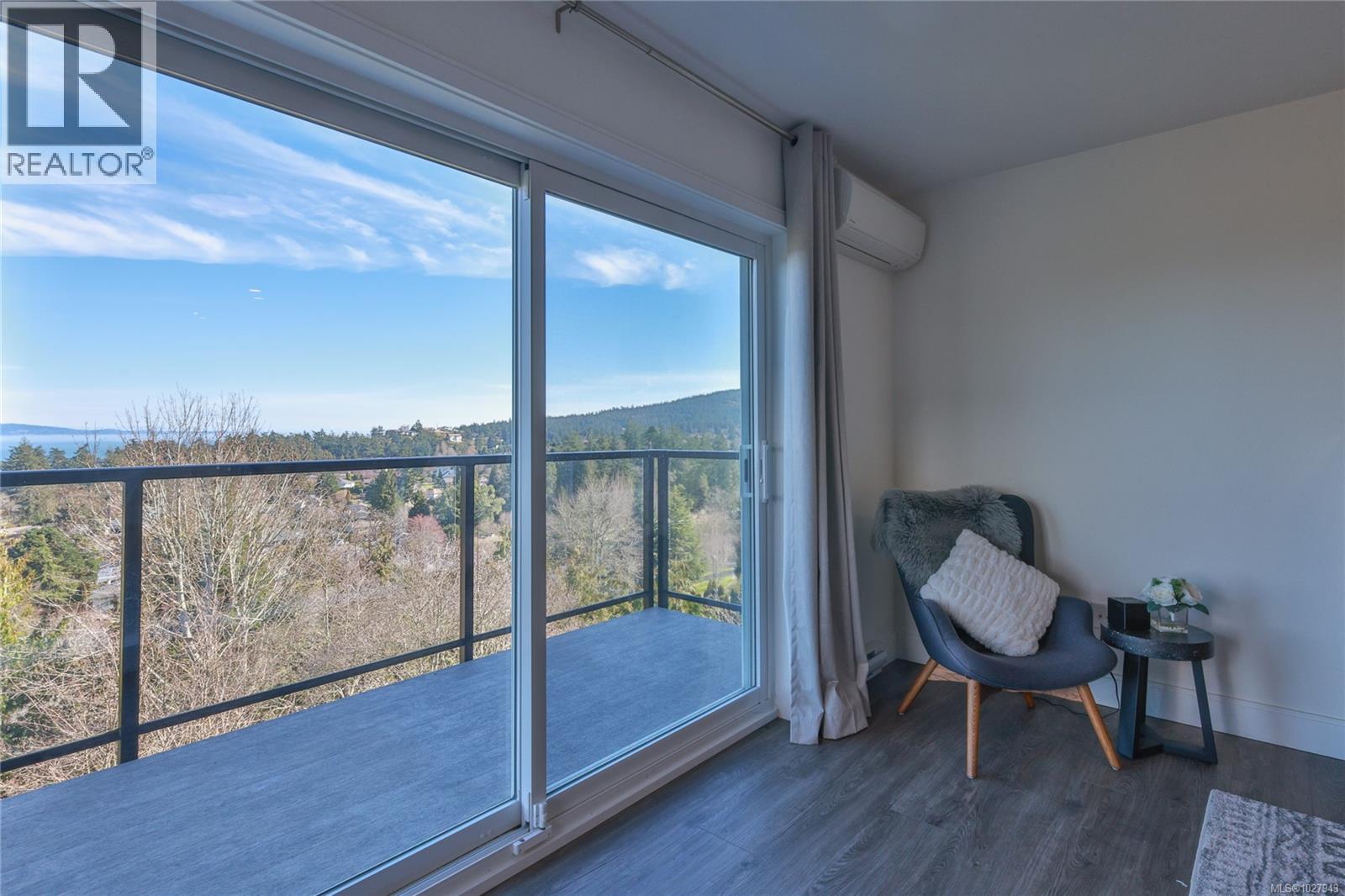  972 Seapearl Place, Saanich