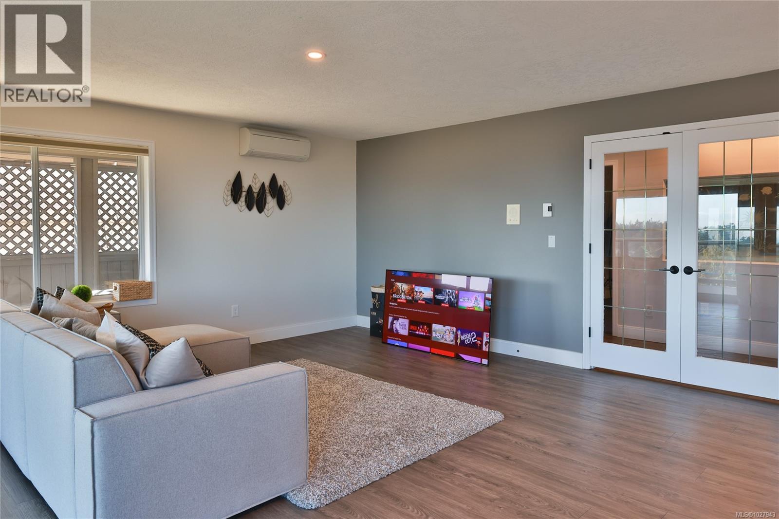  972 Seapearl Place, Saanich