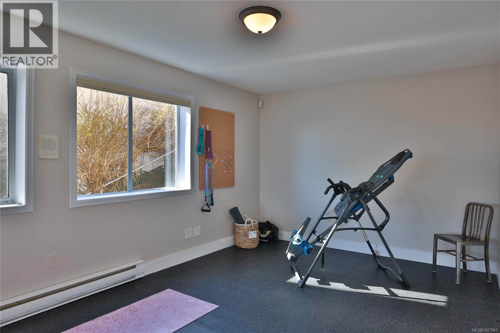  972 Seapearl Place, Saanich