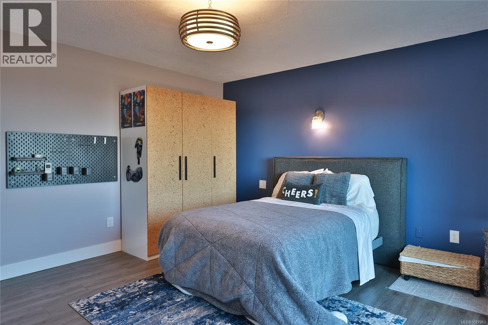  972 Seapearl Place, Saanich