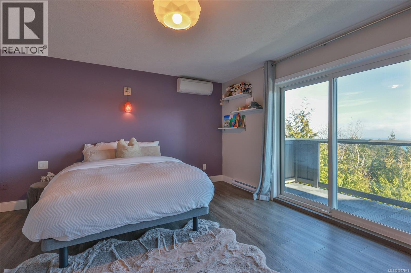  972 Seapearl Place, Saanich